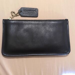 New Coach classic pouch black 7.5 x 4 inches